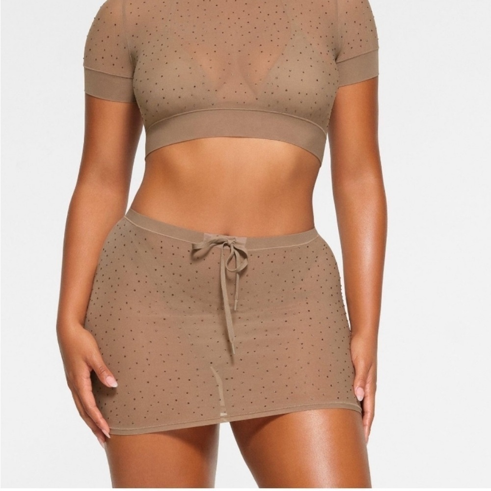 SKIMS Mesh Rhinestone Swim Cover Ups Mini Skirt in Desert/Tan XXS SKU:40R